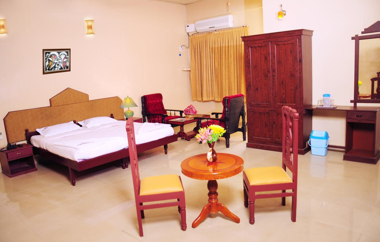Hotel Nuhman Kondotty Zewnętrze zdjęcie