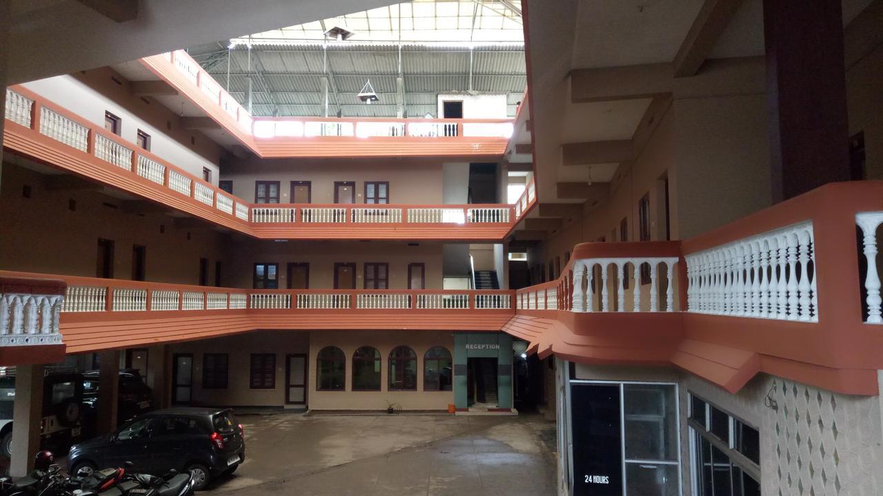 Hotel Nuhman Kondotty Zewnętrze zdjęcie